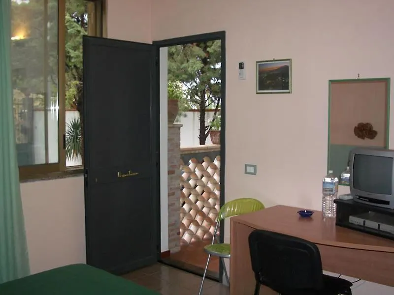 לינה וארוחת בוקר טאורמינה Villa La Spada